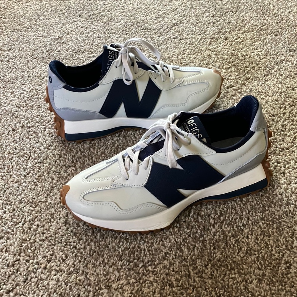 COPY - Figs New Balance 327 Sneakers Size 9.5